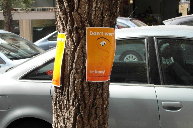 Poster on tree: Do things that make you happy, everyday!